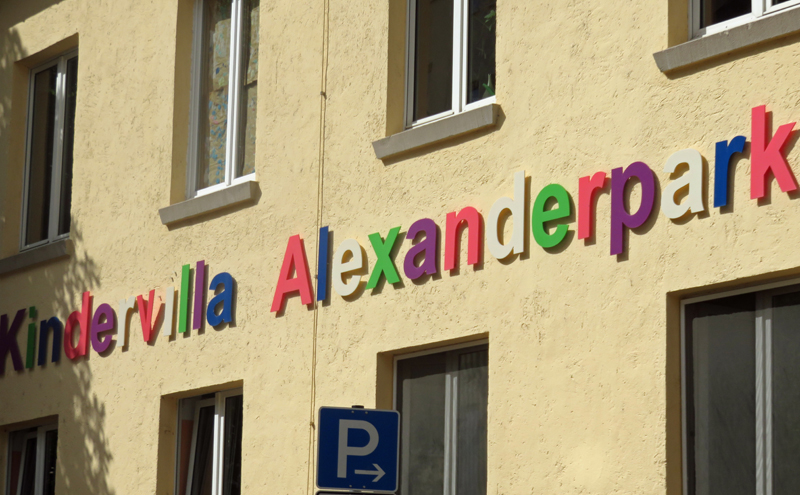 Datei:Alexanderstraße 49, Kindervilla, 1.jpg