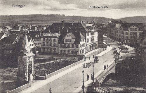 Datei:Neckarvorstadt mit Eberhardsdenkmal.jpg
