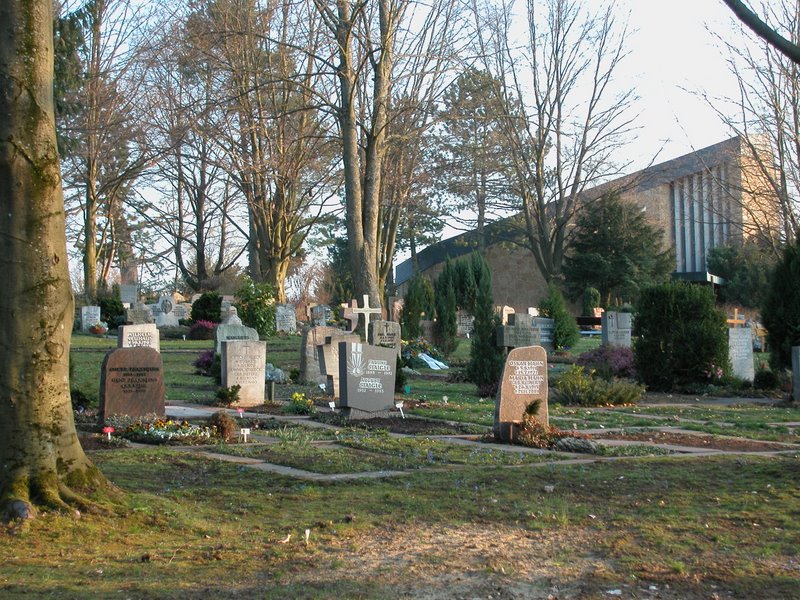 Datei:Bergfriedhof 2004.JPG