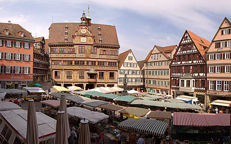 Datei:Rathaus Markttag.jpg