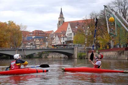 Datei:Kanupolo in Tübingen.jpg
