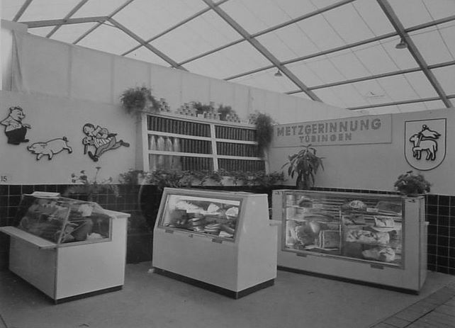 Datei:Ausstellung der Metzgerinnung Tübingen 1952.JPG