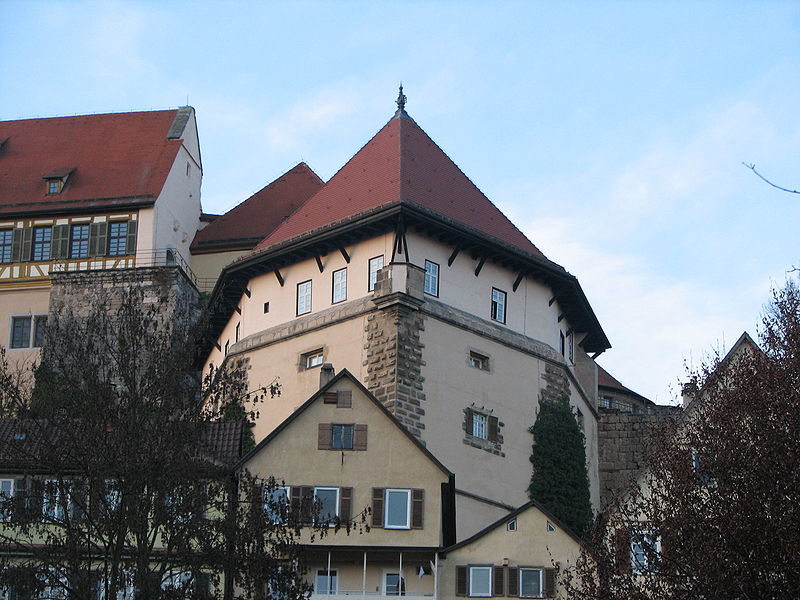 Datei:Tuebingen Schloss Fuenfeckturm.jpg