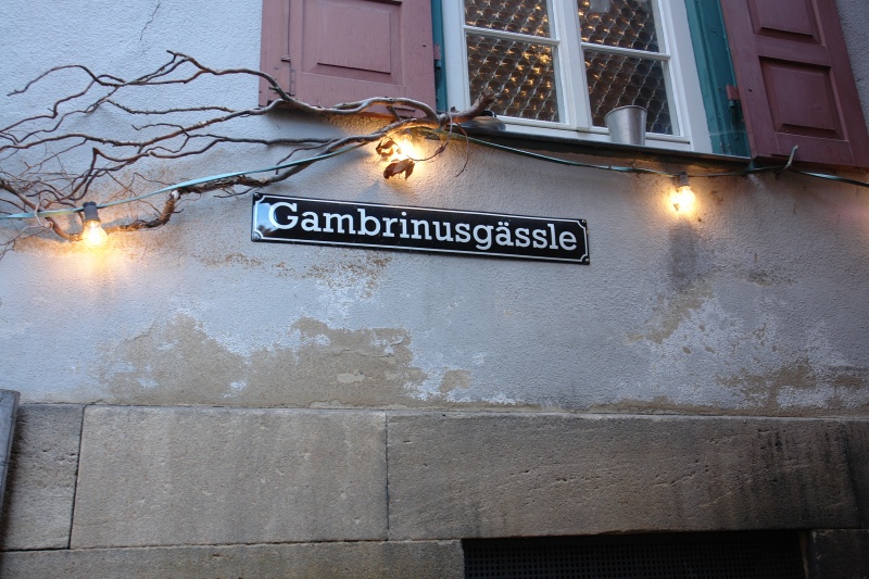 Datei:Gambrinusgässle in Tübingen.JPG