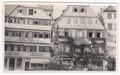 Altes Foto (Anfang 20. Jh. ?). Linz'sche Apotheke rechts. Das Haus ist noch verputzt, und der Erker hat einen geschwungenen Giebel.