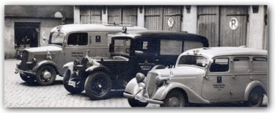 Tübinger Krankenwagen vor dem Kornhaus.jpg