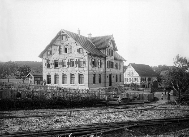 Datei:Schulhaus Hagelloch 1903.jpg