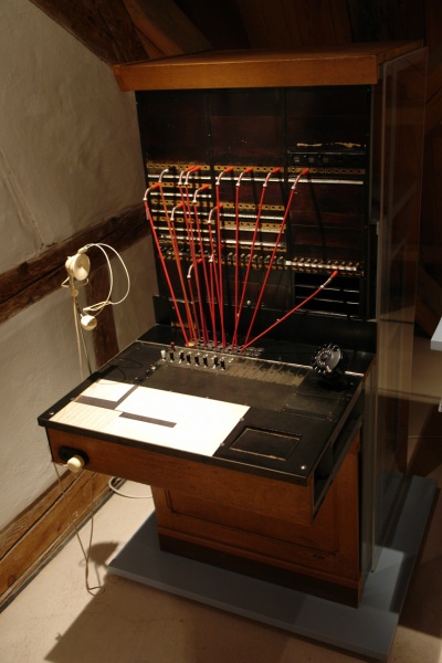 Datei:Telefonzentrale im Stadtmuseum.JPG