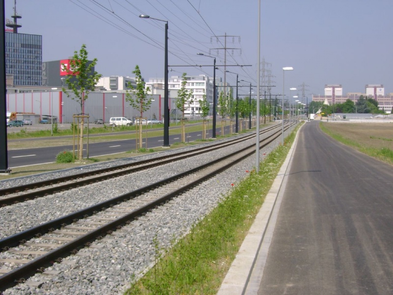 Datei:Glattalbahn Trassee.jpg