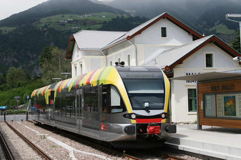 Datei:Stadler GTW der Vinschgaubahn.jpg