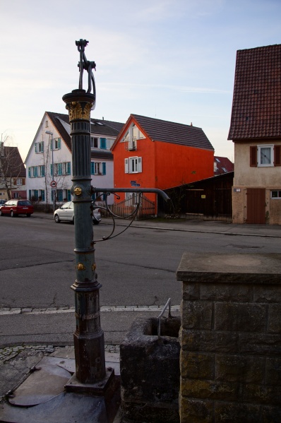 Datei:Brunnen in der Sieben-Höfe-Straße.JPG