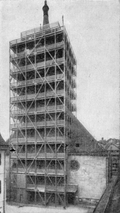 Stiftkirche Tübingen mit eingerüstetem Kirchturm ca 1932.jpg