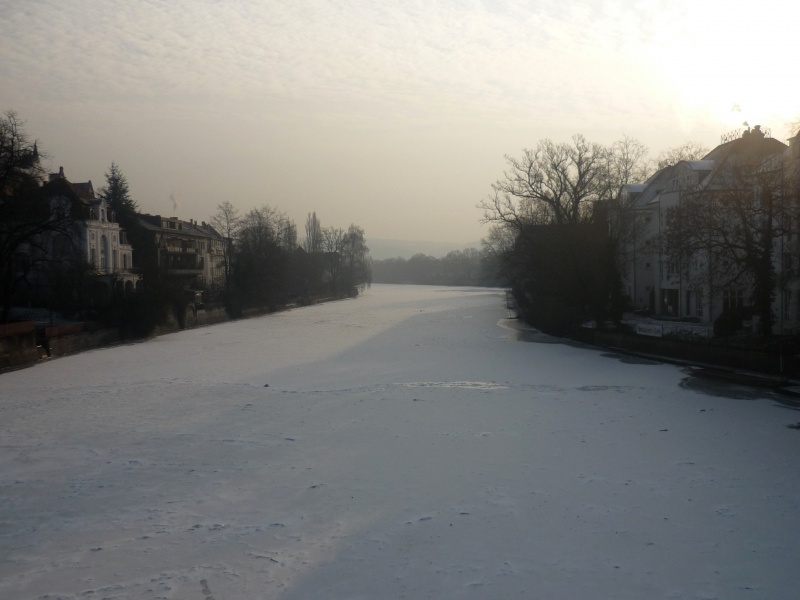 Datei:Frozen Neckar.jpg