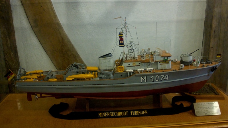 Datei:Modell des Minenjagdboots Tübingen.jpg