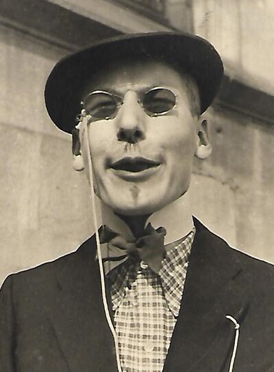 Hans Herb als Karl Valentin (Kabarett).jpg