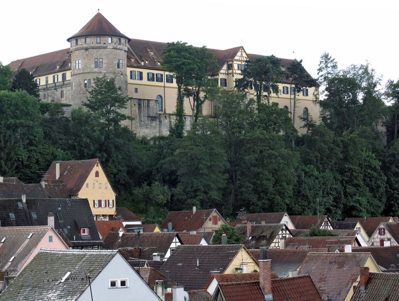 Datei:Schloss aus Bürgeramt.jpg
