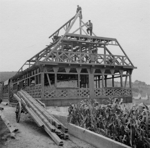 Datei:Haus Waldeck im Bau 1940.jpg