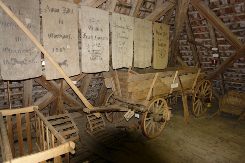 Datei:DSC01660 Kleiner Leiterwagen im Isinger Dorfmuseum in Unterjesingen.JPG