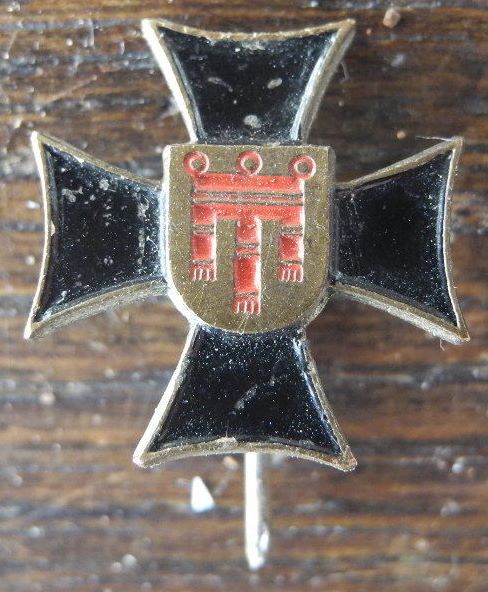 Datei:Eisernes Kreuz mit dem Wappen von Tübingen.JPG