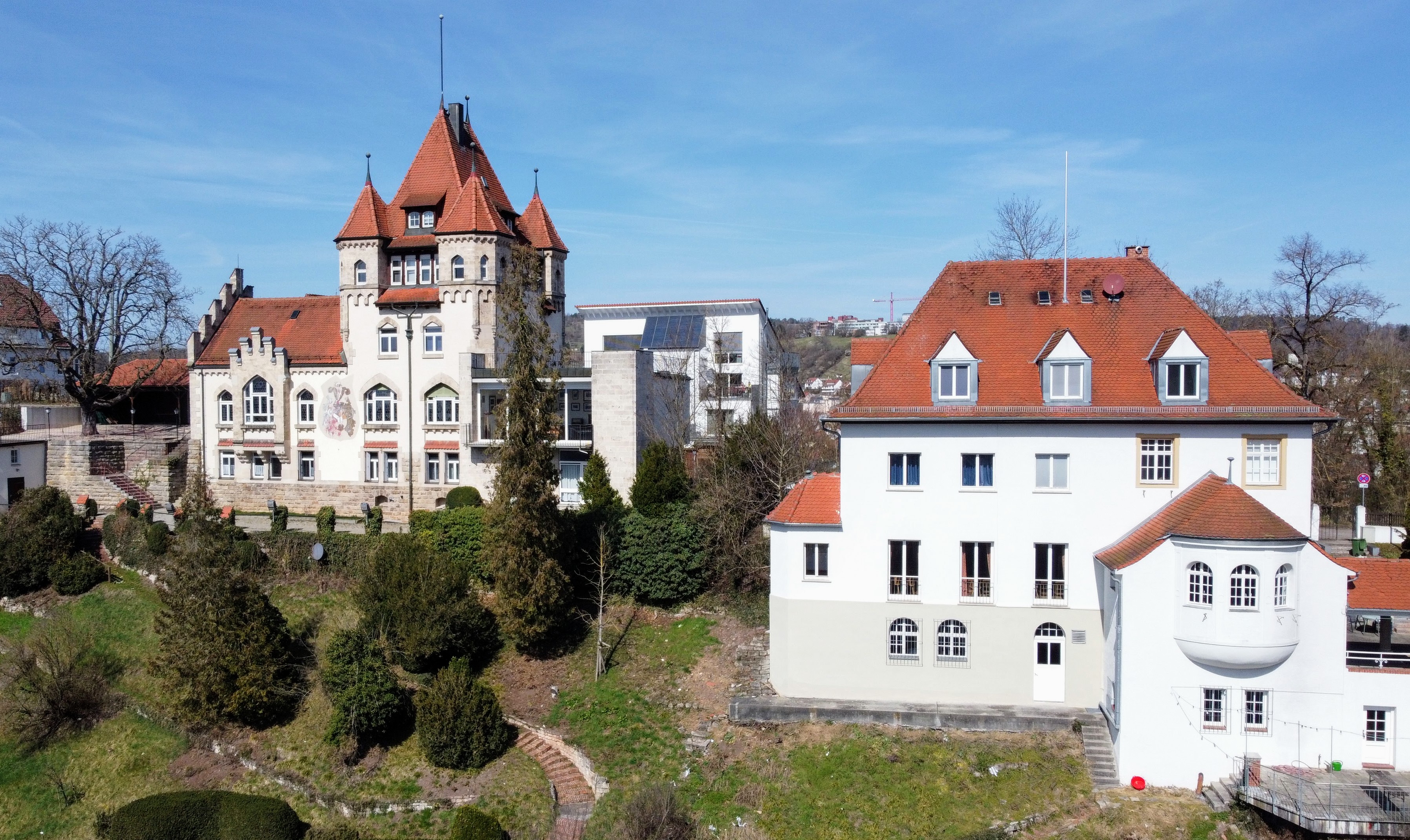 Igelhaus und Haus Derendingia am Ende der Schlossbergstraße zum Schloss hin