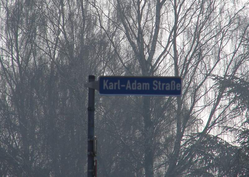 Datei:Karl-Adam-Strasse-Schild.JPG