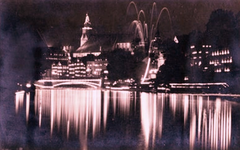 Datei:Stadtbeleuchtung beim Uni-Jubiläum 1927.jpg