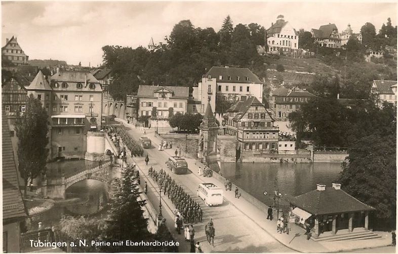Datei:Parade auf der Neckarbrücke.JPG