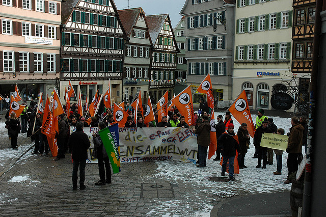 Datei:Piratenpartei auf dem Tübinger Marktplatz.jpg