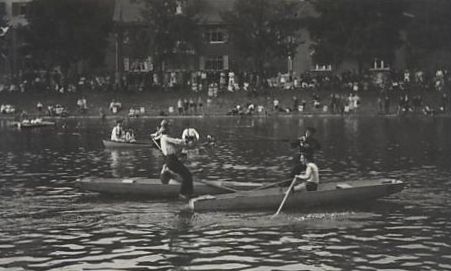 Datei:Erstes Wassersportfest am 4. August 1928.jpg