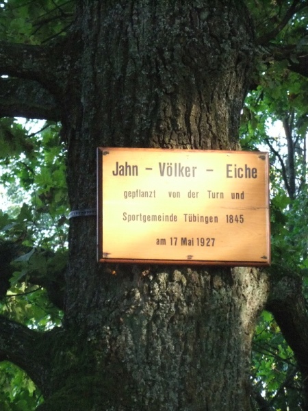 Datei:Jahn-Voelker-Eiche Schild.jpg