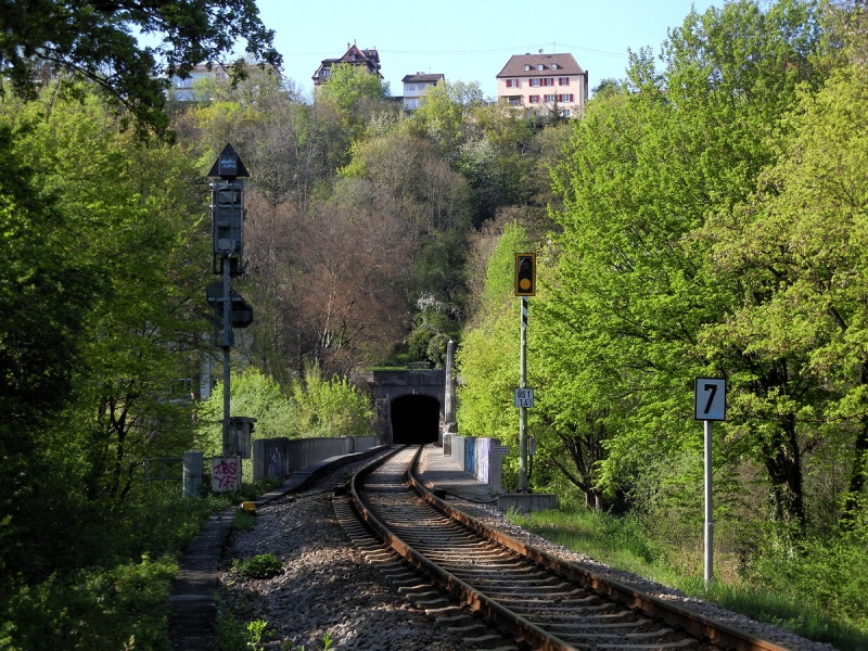 Datei:Ammertalbahn-Tunnel Süd.jpg