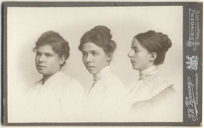 Drei Damen von J W Hornung.jpg