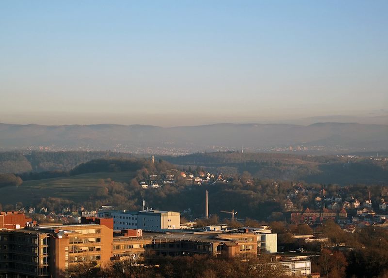 Datei:Blick vom Steinenbergturm zu Kliniken und Österberg 5.jpg