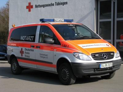 DRK KV Tue Notarzt-Fahrzeug 2011.jpg
