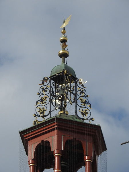 Datei:Glocken-Gehäuse-Rathaus.jpg