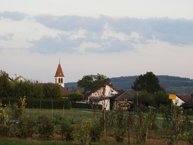 Datei:Blick Stockach mit Kirchturm.jpg