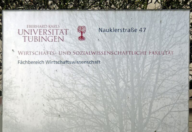 Datei:Nauklerstraße 47, Wirtschaftswiss., fr. Reg.-Präs., 3.jpg