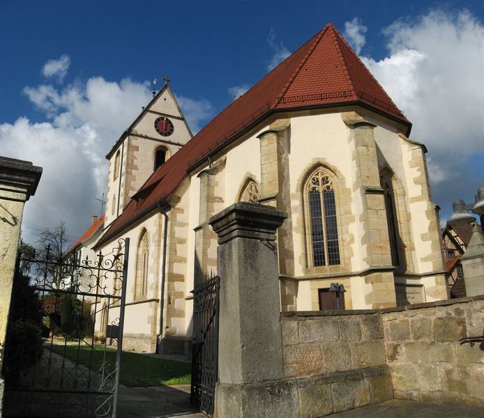 Datei:Kirche Weilheim Tor.jpg