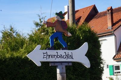 Wegweiser Ehrenbachtal.JPG