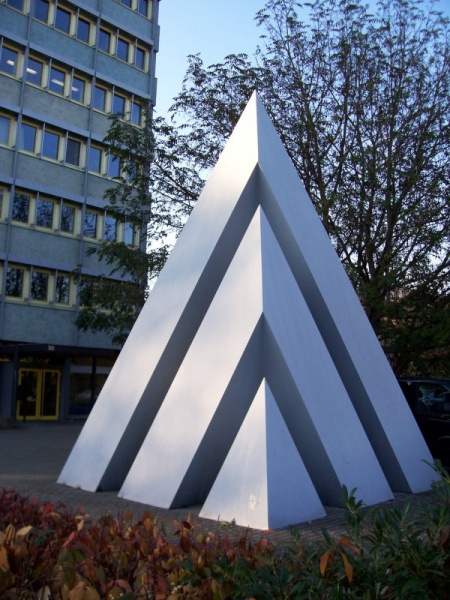 Datei:Pyramide3.JPG