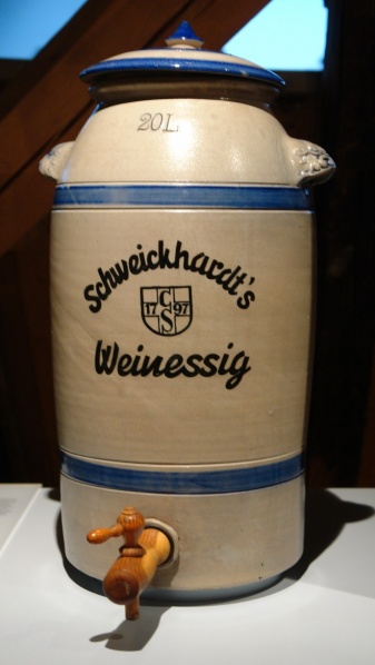 Datei:Schweickhardt's Weinessig.JPG