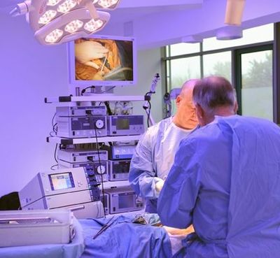Erbe HF-Chirurgie-Workstation in der Tübinger Anatomie.jpg